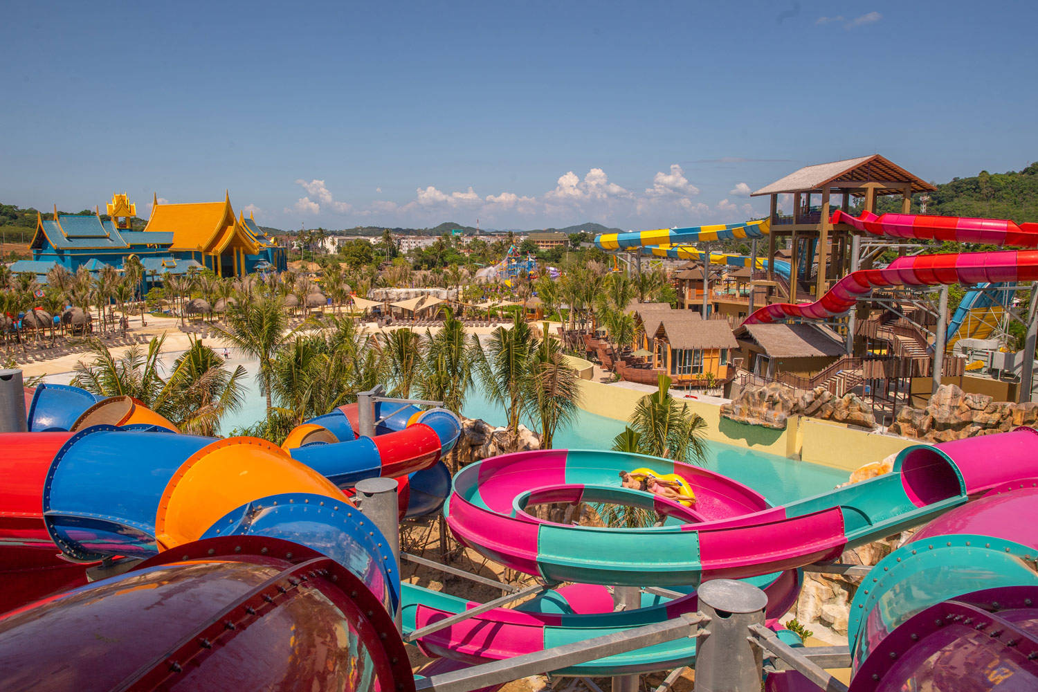 泰国普吉岛安达曼达水上乐园"泼水节电音派对"早鸟票开抢_游客_故事