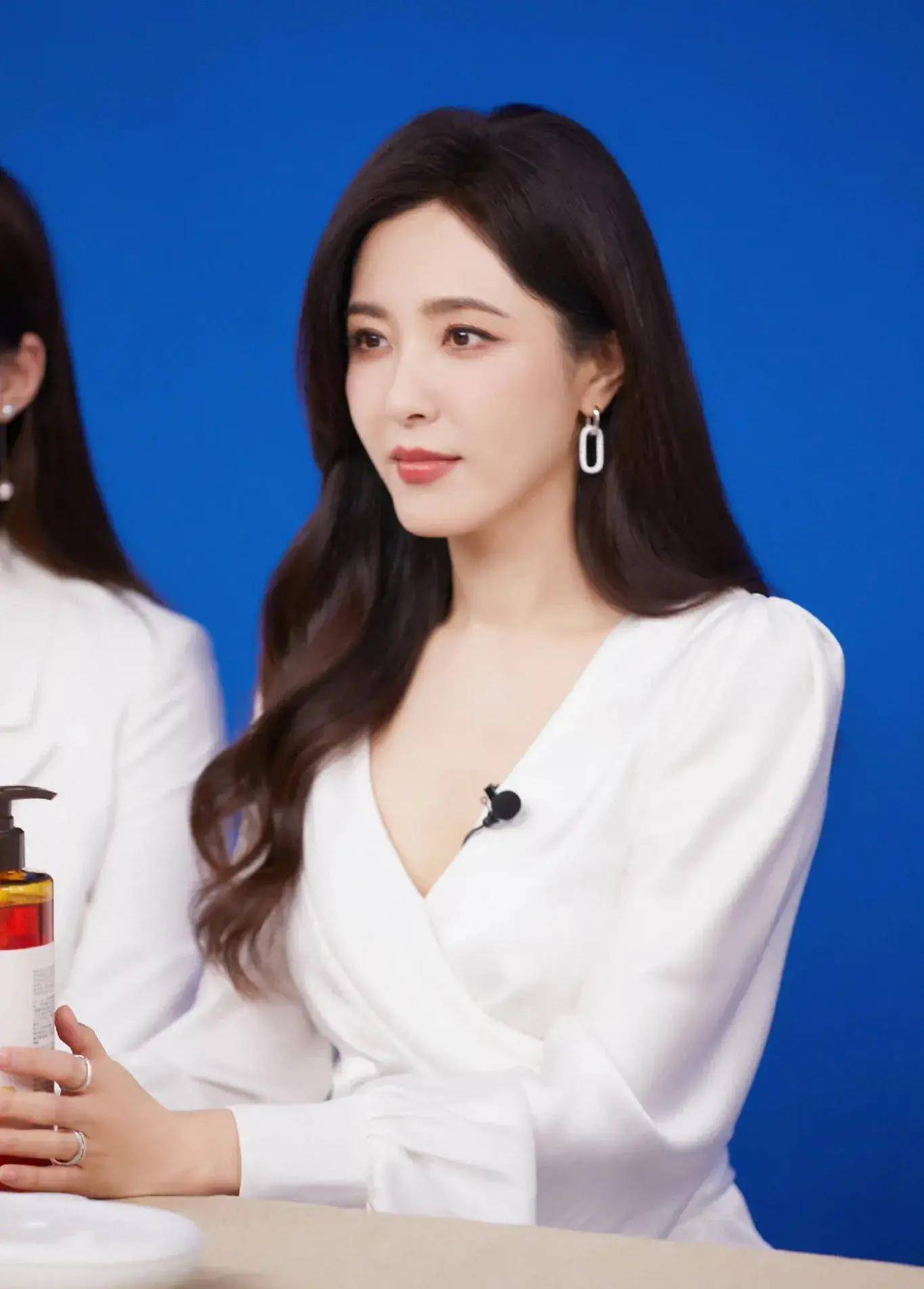 曾黎近照,46岁这颜值太惊艳了!