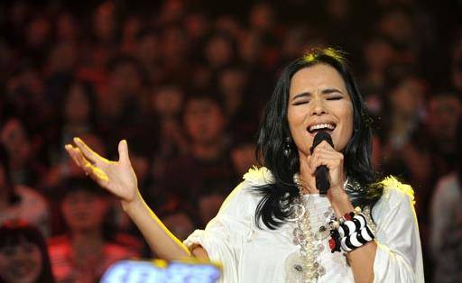 成名后迷失本心的韦唯,因爱情不惜与父亲断联,结果两度被抛弃_魏薇