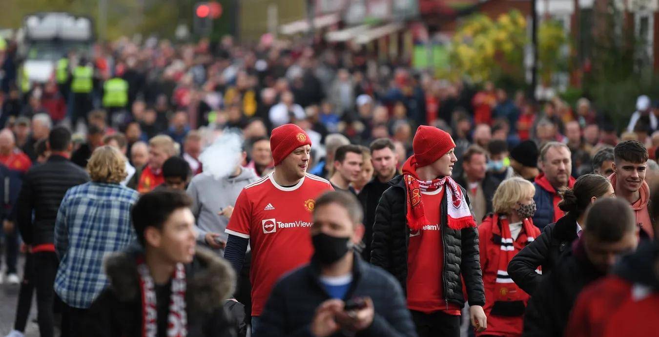 球迷支持赛季无效|曼联上一场主场胜利无人庆祝，C罗暗示留队球迷抗议无效