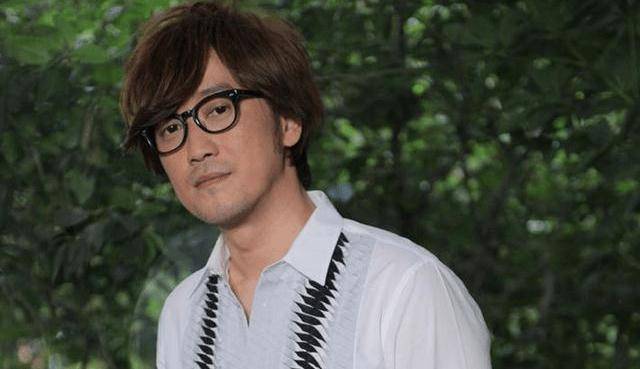 可是这么多经典之中,而《黄昏》依然是很多人心中的白月光,对于周传雄