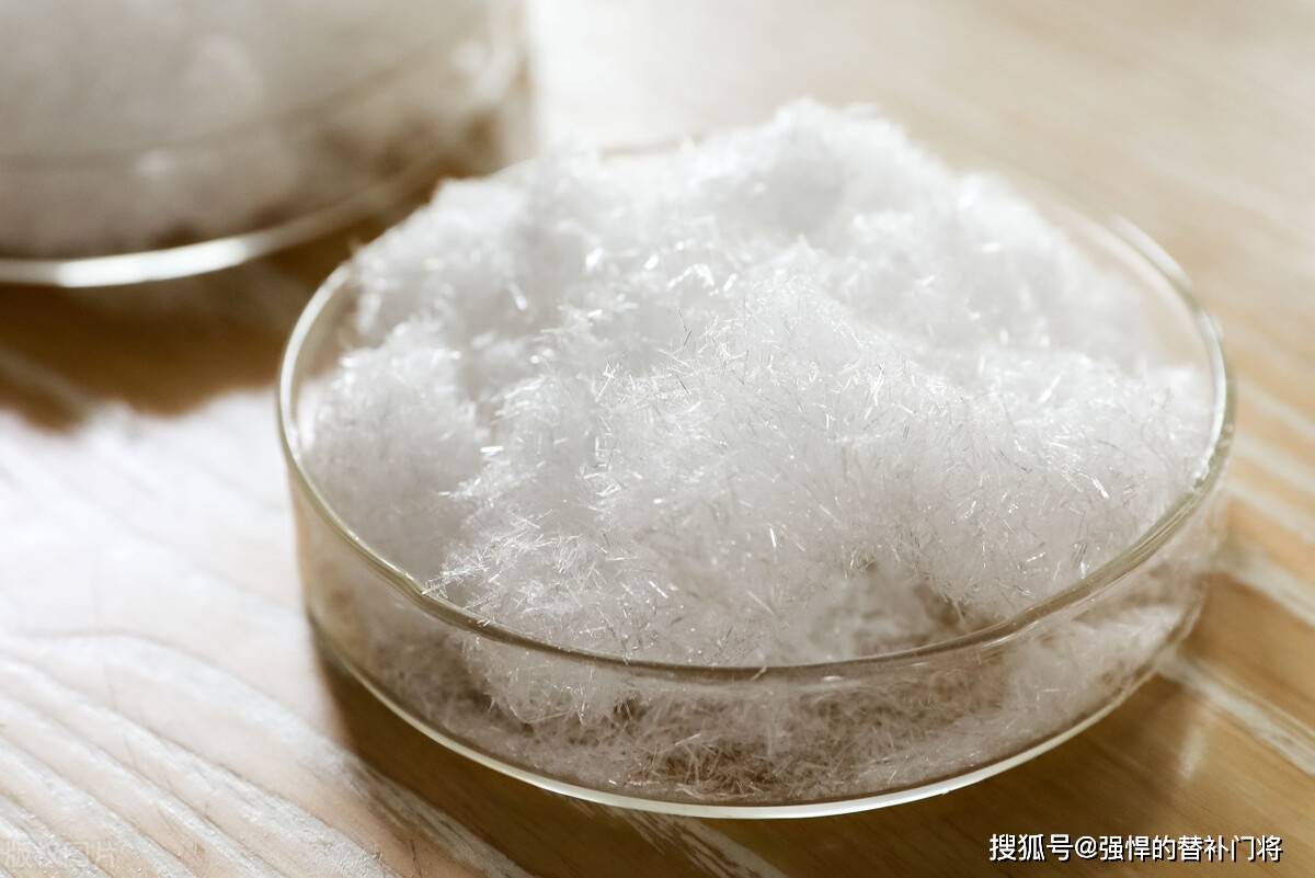 治疗疟疾的良药"青蒿素"是从哪种植物中提取出来的?