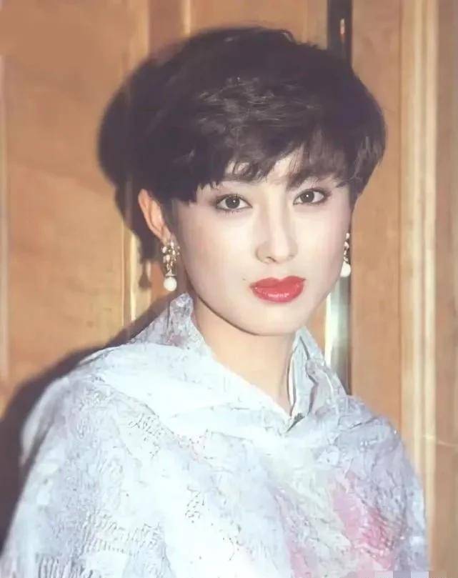 90年代最美的18位女明星,都是70后耳熟能详的天然美女!