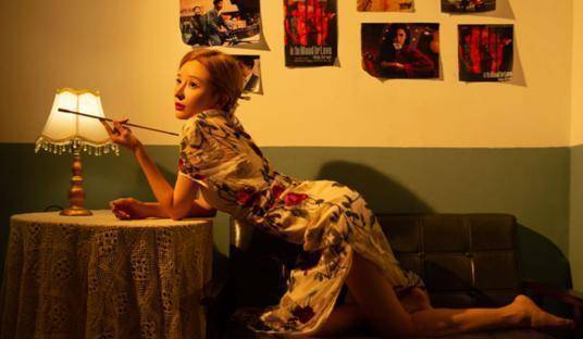 骆歆大胆尝试白丝旗袍造型,网友:林七七才是旗袍装永远的神_时候_女神