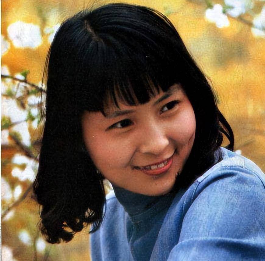 国家一级演员李羚:拒绝富二代嫁初恋,婚后住10平米车库,她幸福吗_电影