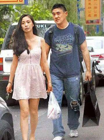 54岁吴大维"型男鼻祖"变油腻大叔,有心有力自言要追生第二胎_华裔