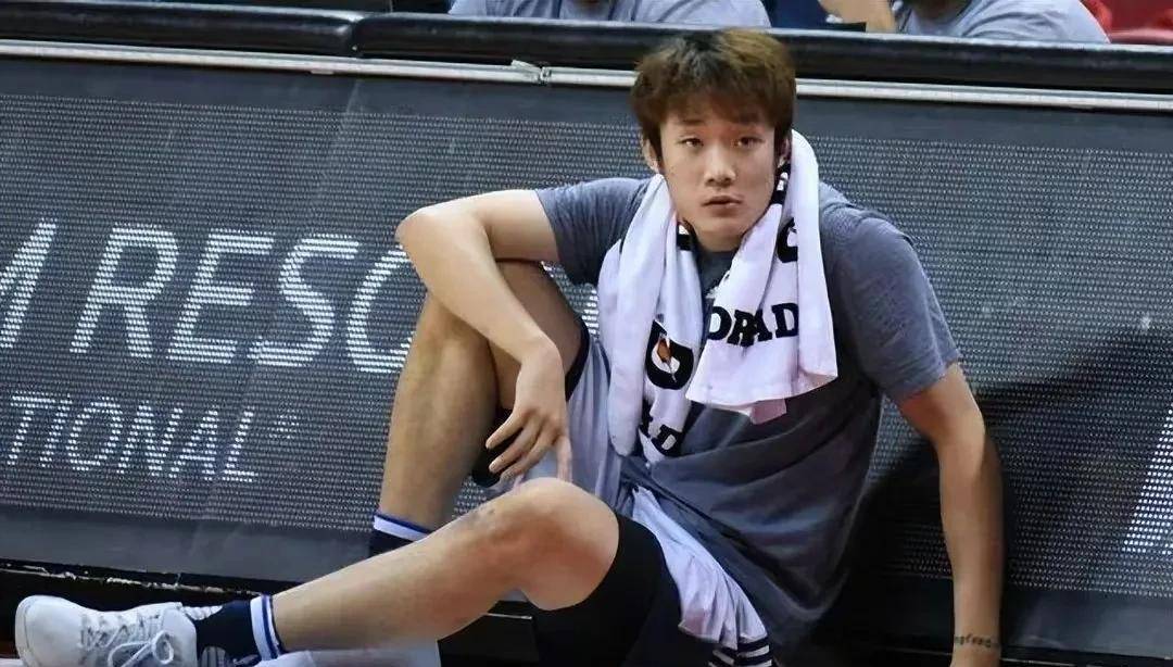 丁彦雨航退役倒计时在上海队苦苦挣扎想重返山东男篮_比赛_合同_睢冉