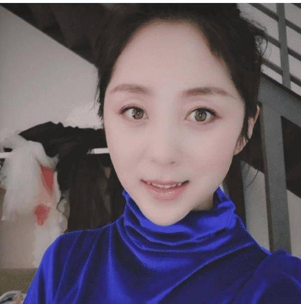 却因当女子前途尽毁,今35岁活成此般_郭津彤_云飞_成为了