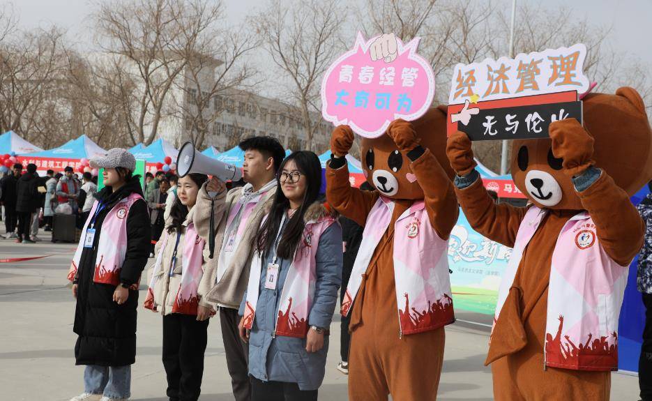 塔里木大學開學啦!全國各地8千餘名新生如期報到_阿拉爾_生活_飛機場