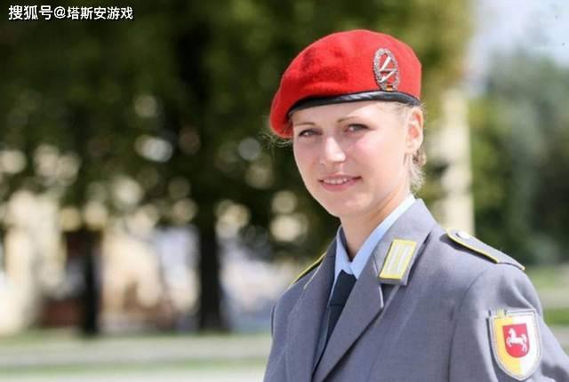 十个国家穿常服最美的女军人_女兵_气质_女性