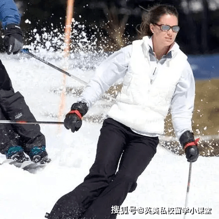 在高中更是因为表现优秀被选为女子曲棍球队队长~凯特从小时候就显露