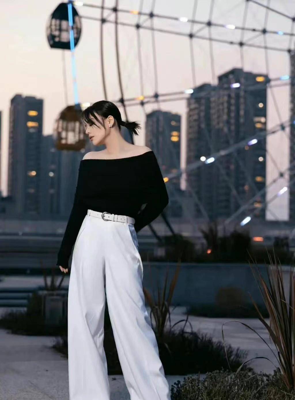 马思纯和男友久违同框亮相!