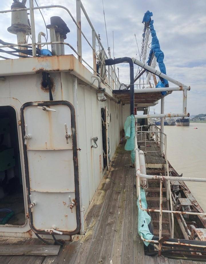 福建三艘大型远洋鱿鱼钓渔船被拍卖,被人捡漏每艘1250万拿下_型宽