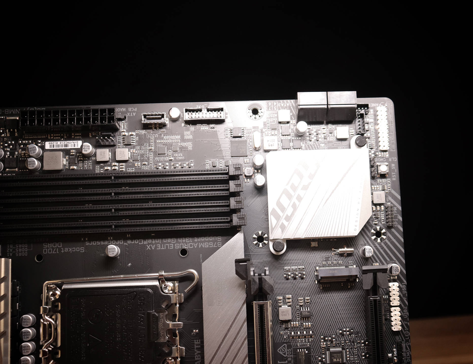 超级供电,用料扎实-技嘉b760m小雕wifi主板上手实测_性能_内存_接口