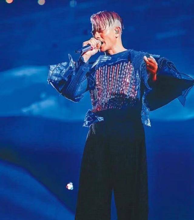 明星组团观看堪比颁奖典礼_身材_郭天王_郑元畅