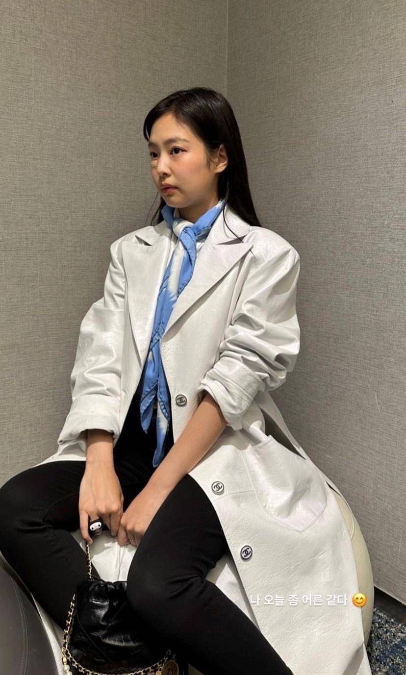 blackpink jennie摔伤脸破相!