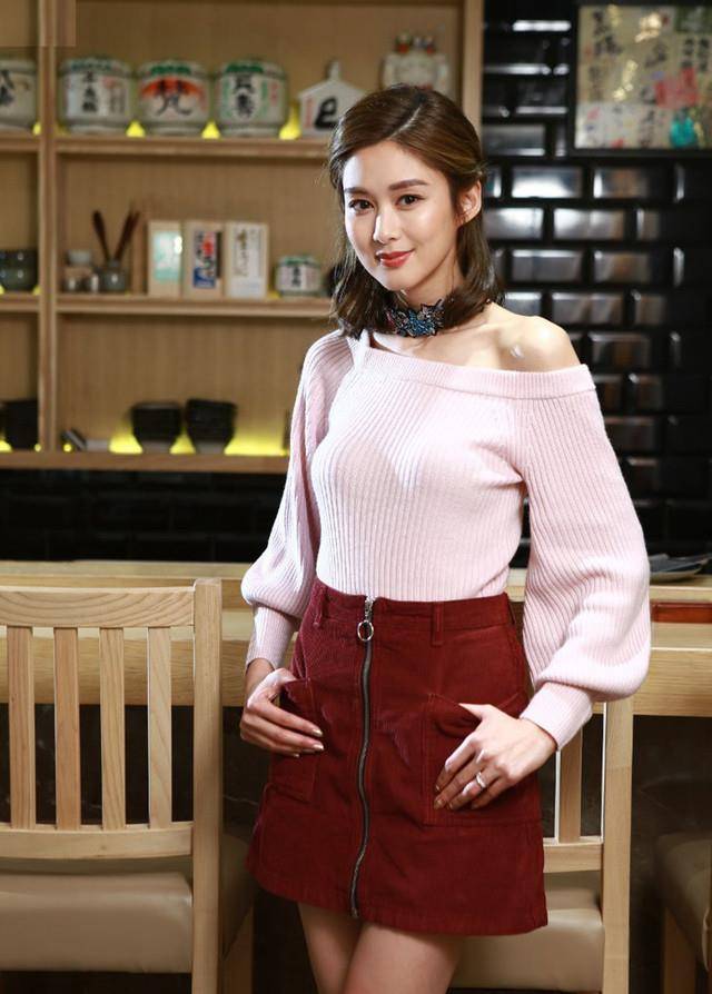 tvb美女岑丽香婚后"蜕变"甜美可人之外尽显成熟的妩媚气质!