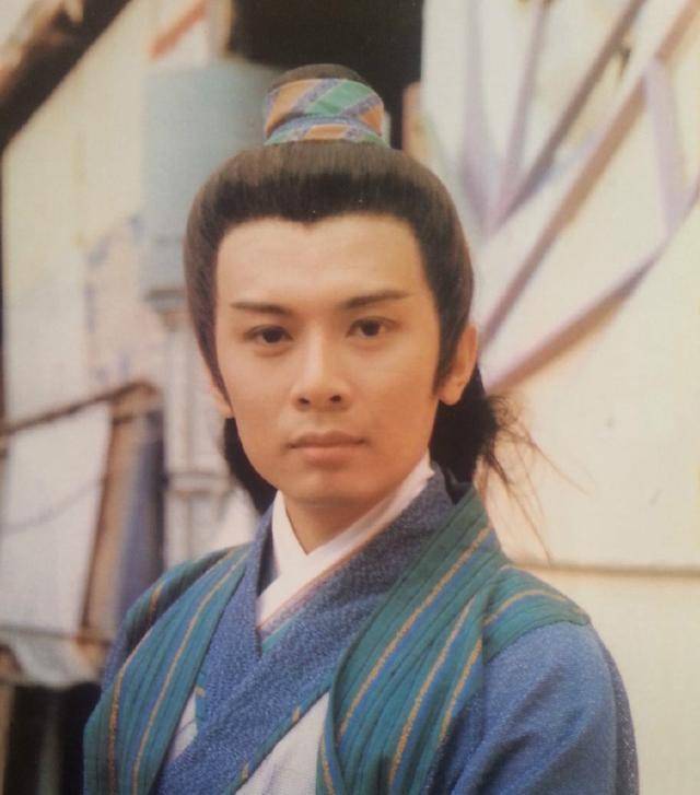 何宝生在《笑傲江湖》中扮演林平之一炮而红,成为了观众心目中的男神