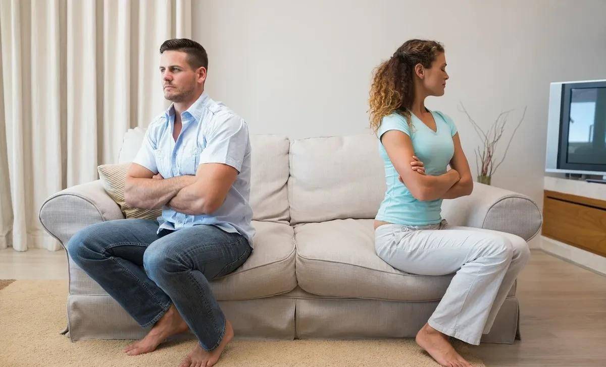 夫妻关系恶化: 都是从这两个字开始的