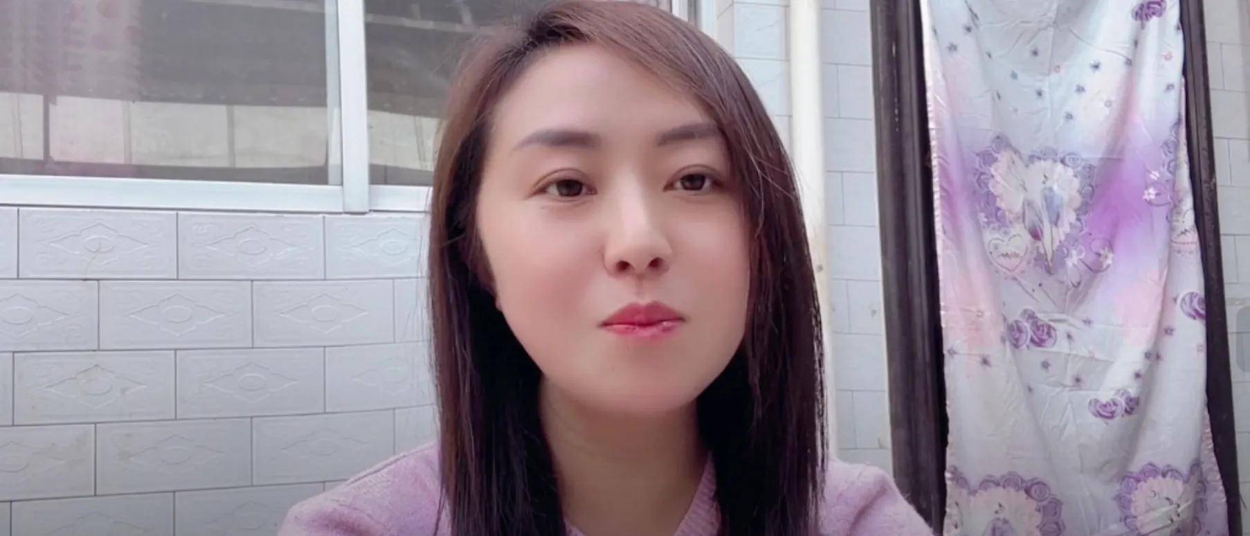 老挝丈母娘来中国看女儿为何人气高,杨玛丽知足感恩,可惜第三胎