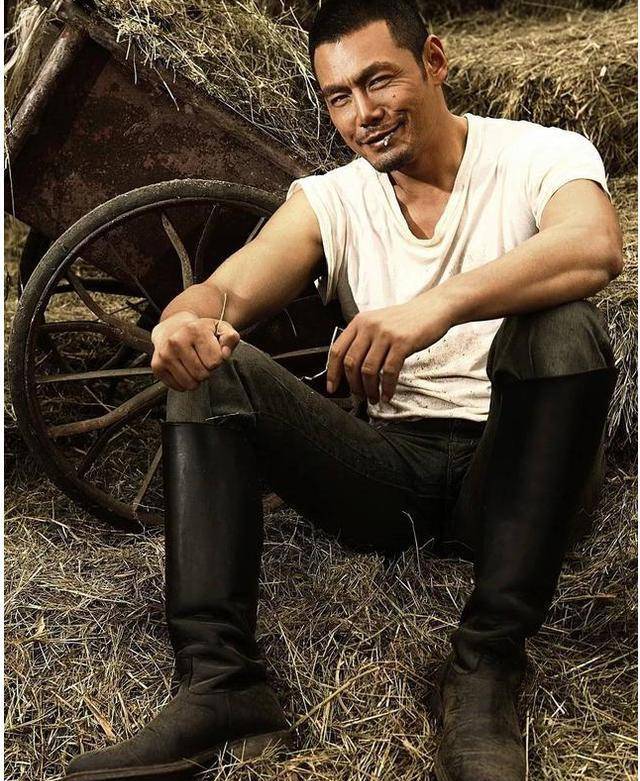 2000年,遭张纪中换角,称"耍大牌"后跌下神坛的邵兵,现状如何_时候