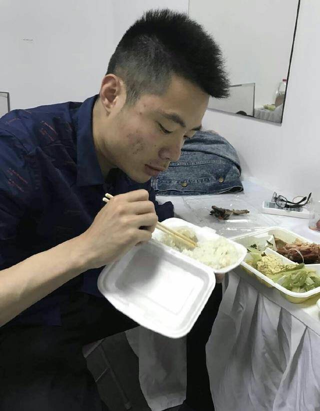 大司马外出活动吃盒饭,这波怎么说!明天恢复直播_开心_一手_成功