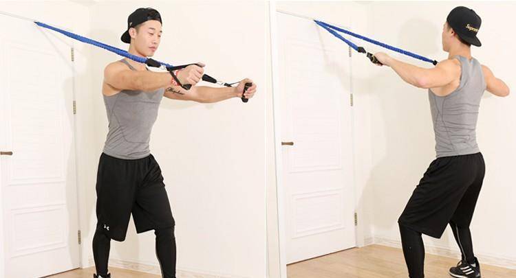 选择合适拉力磅数的弹力带,可对胸肌进行抗阻力的训练,刺激胸肌要通过
