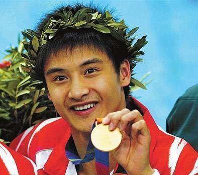 田亮晒全家福写真庆祝国庆一家四口都高颜值大长腿_叶一茜_祖国_儿子