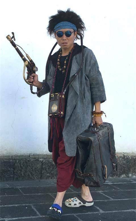 场高手张铭阳,还在张嘉译主演的《美好生活》中扮演了搞笑萌男黄浩达