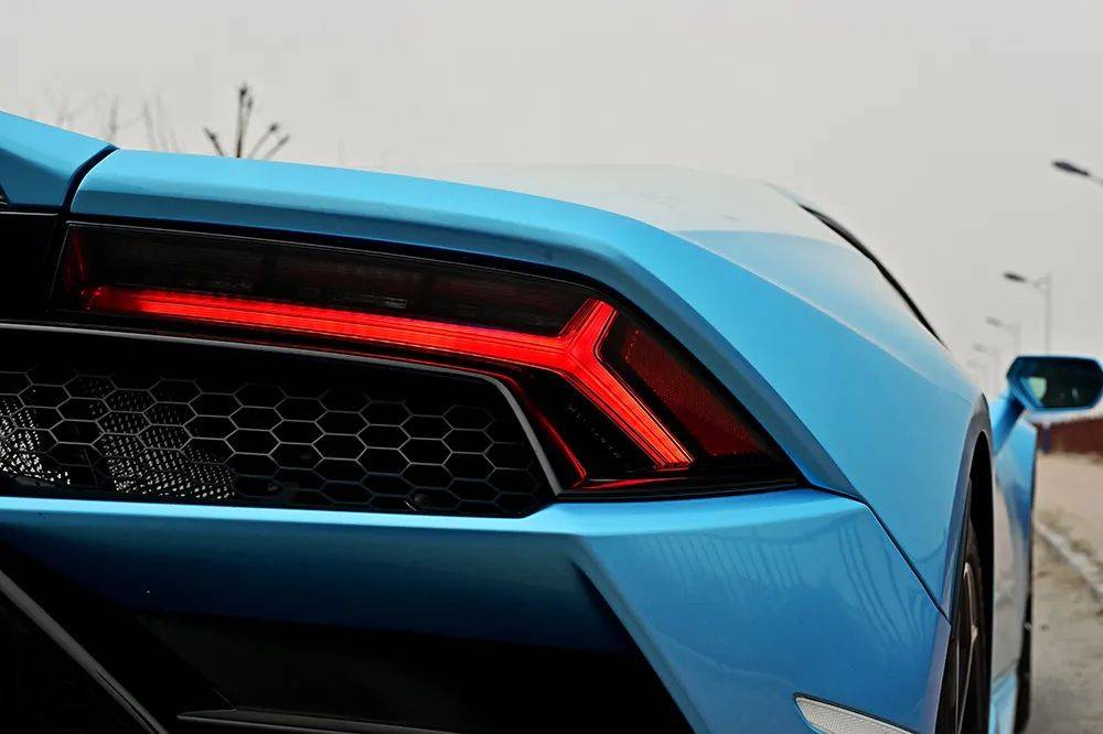 雪中驭牛 | 兰博基尼 huracan evo rwd_搜狐汽车_搜狐网