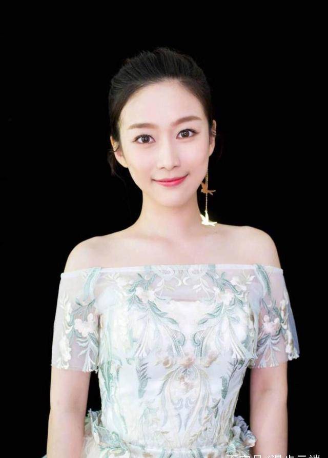 刘美含这张太好看了,身高得有两米吧_的设计_显高_时尚