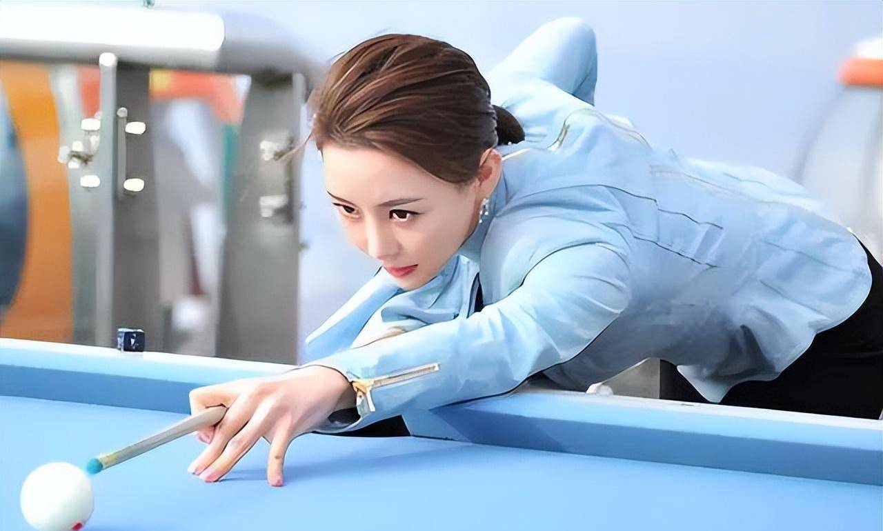 九球天后潘晓婷:人美实力强,身价八亿无人娶,因身材好憾失冠军_台球
