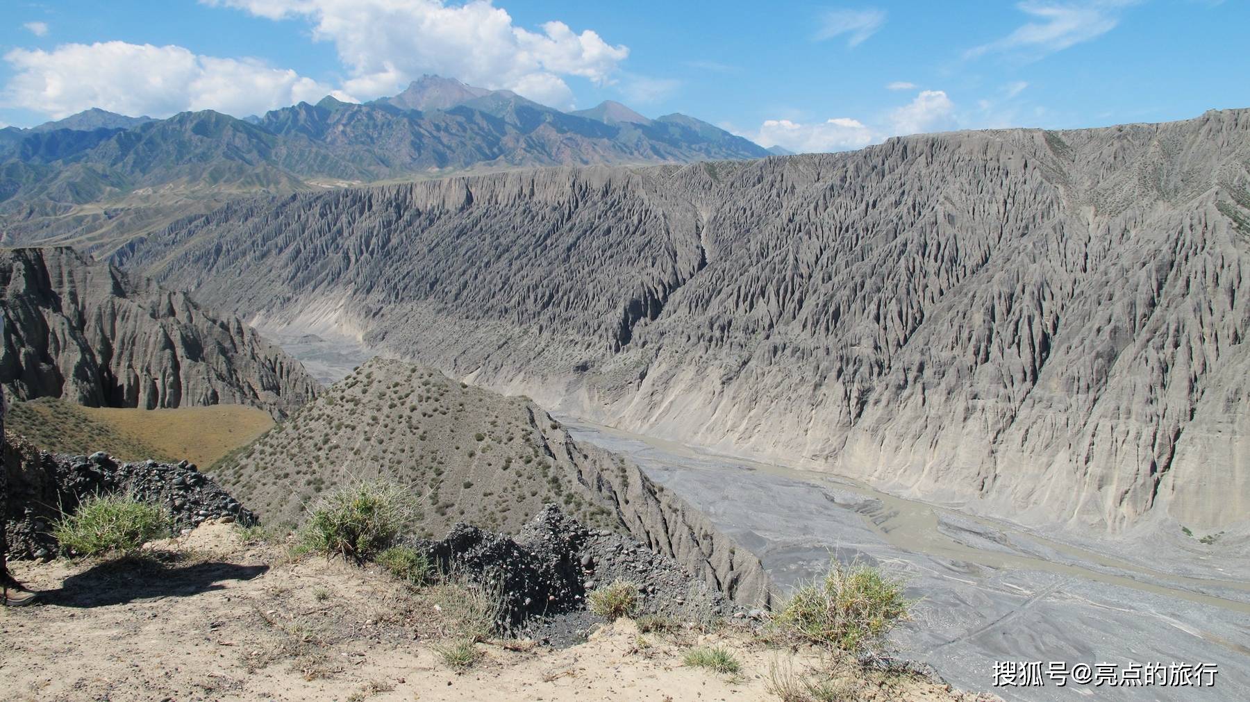 经奎屯大峡谷到赛里木湖,还有好吃的丸子汤_天山山脉_独山子_公路