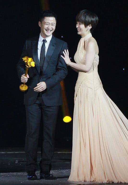 她是《战狼2》原定女主,临时加价被吴京换掉,如今混成这样_徐嘉雯