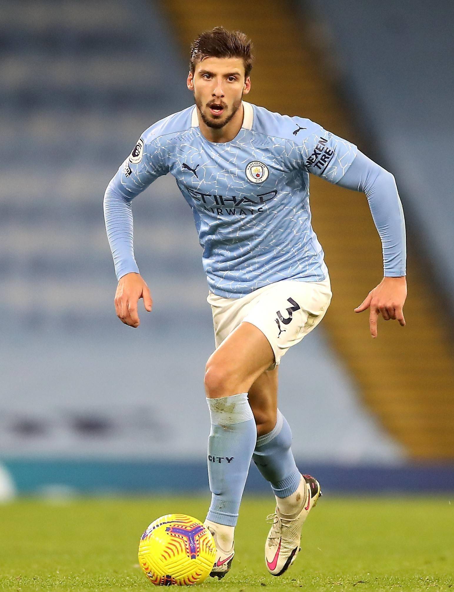 从废人到曼城定海神针 他凭什么在伊蒂哈德重新翱翔_中卫_迪亚斯_比赛