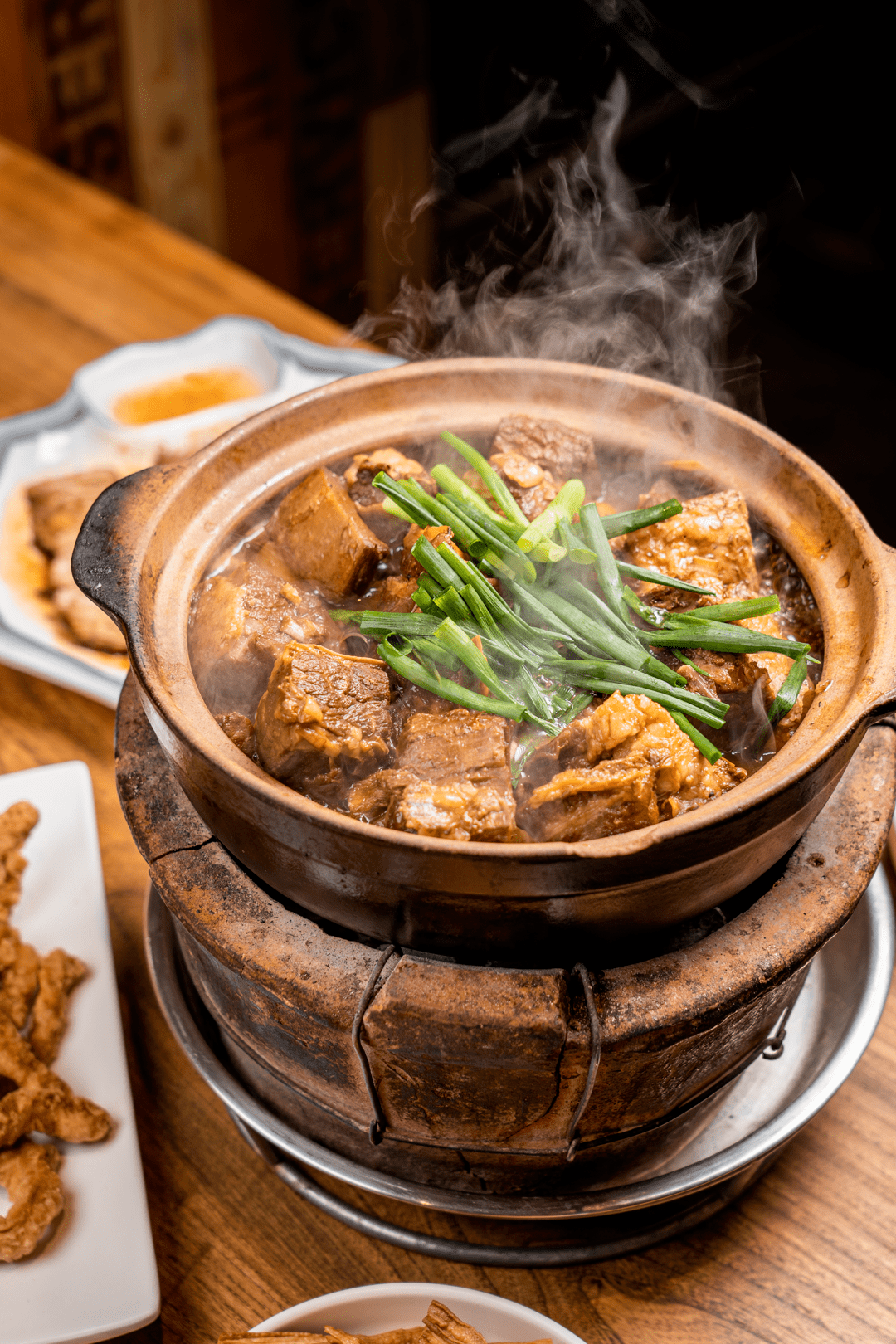 这锅牛腩打边炉,香的40公里外都闻到了!_炭火_传统_入口