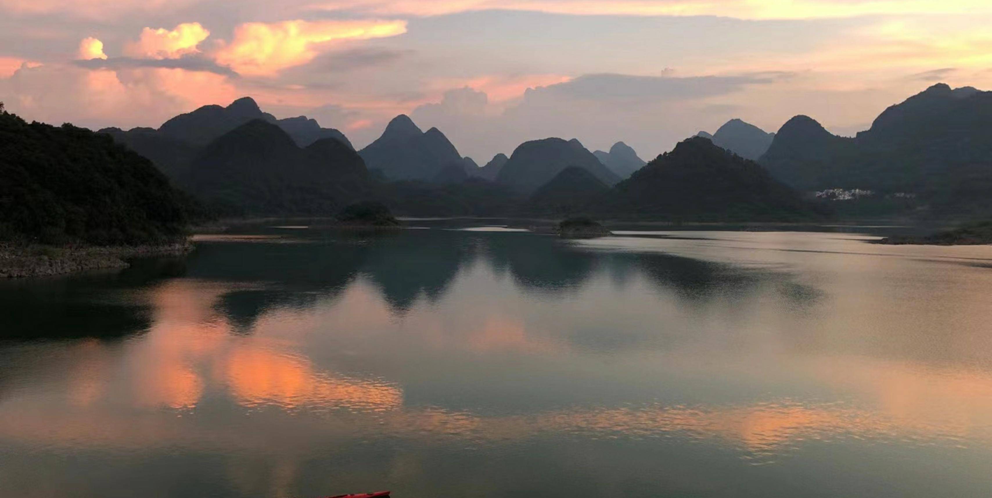 出门就是桃花湖的美景,咖啡屋,厨房,泳池,秋千,清远这民宿赞_配套