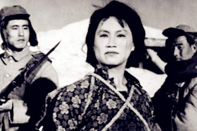 “日军”24岁陈本华遭受日军轮番蹂躏，在被日军杀害之前，她提了个要求：拍照