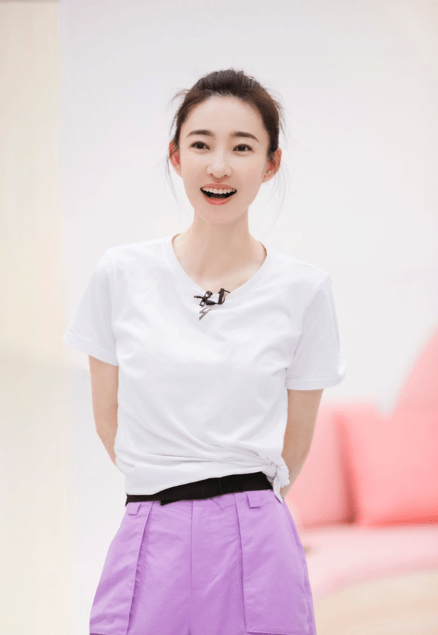 随着综艺节目《乘风破浪的姐姐》的热播,实力女星王丽坤又重新走进了