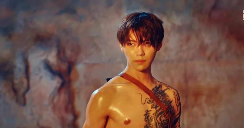 盗墓笔记:同为麒麟血脉的张日山为什么没有失忆症?_族长_记忆_古墓