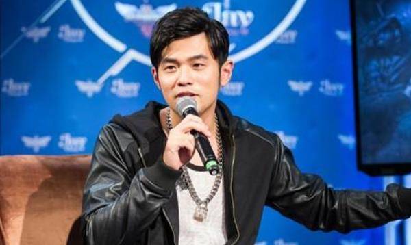 周杰伦花了2000万开的网吧,1小时300元,现在生意怎么样了?