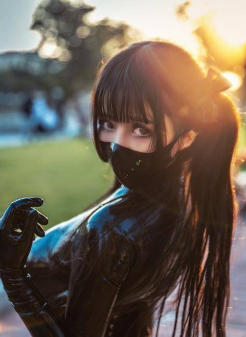 小姐姐cos《杀戮都市》,紧身皮衣皮裤,简直是"皮衣女神"_身材_平玲