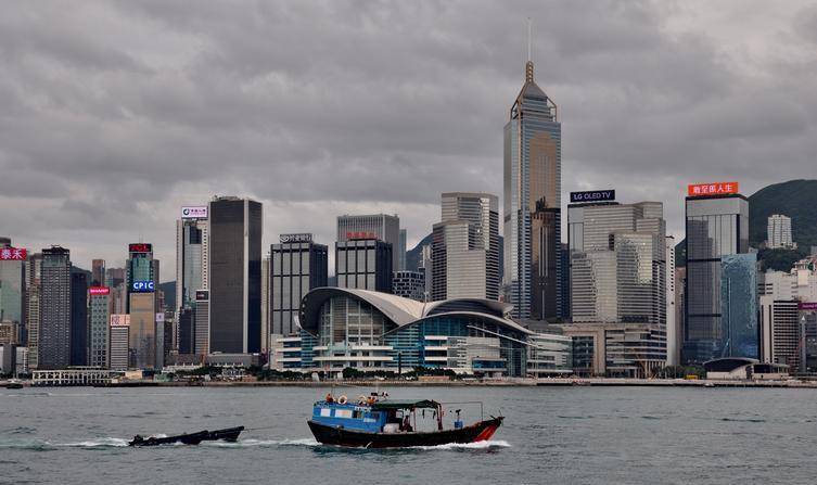 97年香港迴歸前,英國155年間派了28位