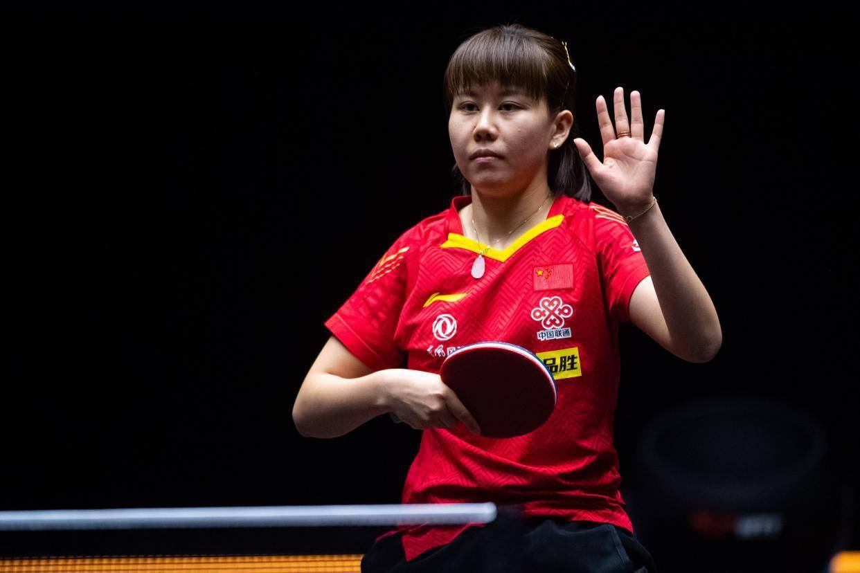 钱天一以11-7,12-10和11-5轻松获胜,为中国乒乓球队夺得冠军.