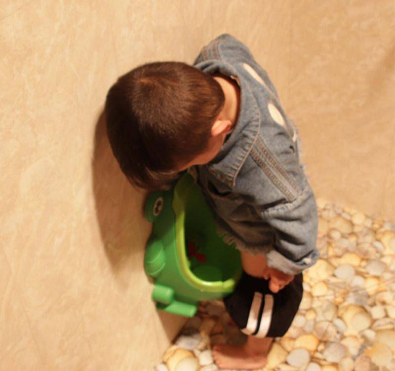 医生:三种方法治疗夜尿_小孩_药物_床单