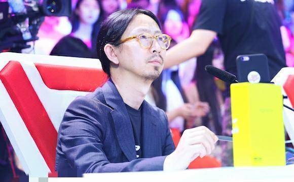 丁太升犀利吐槽郭敬明,称其喜欢抄袭拍烂片,言辞低俗引网友不适