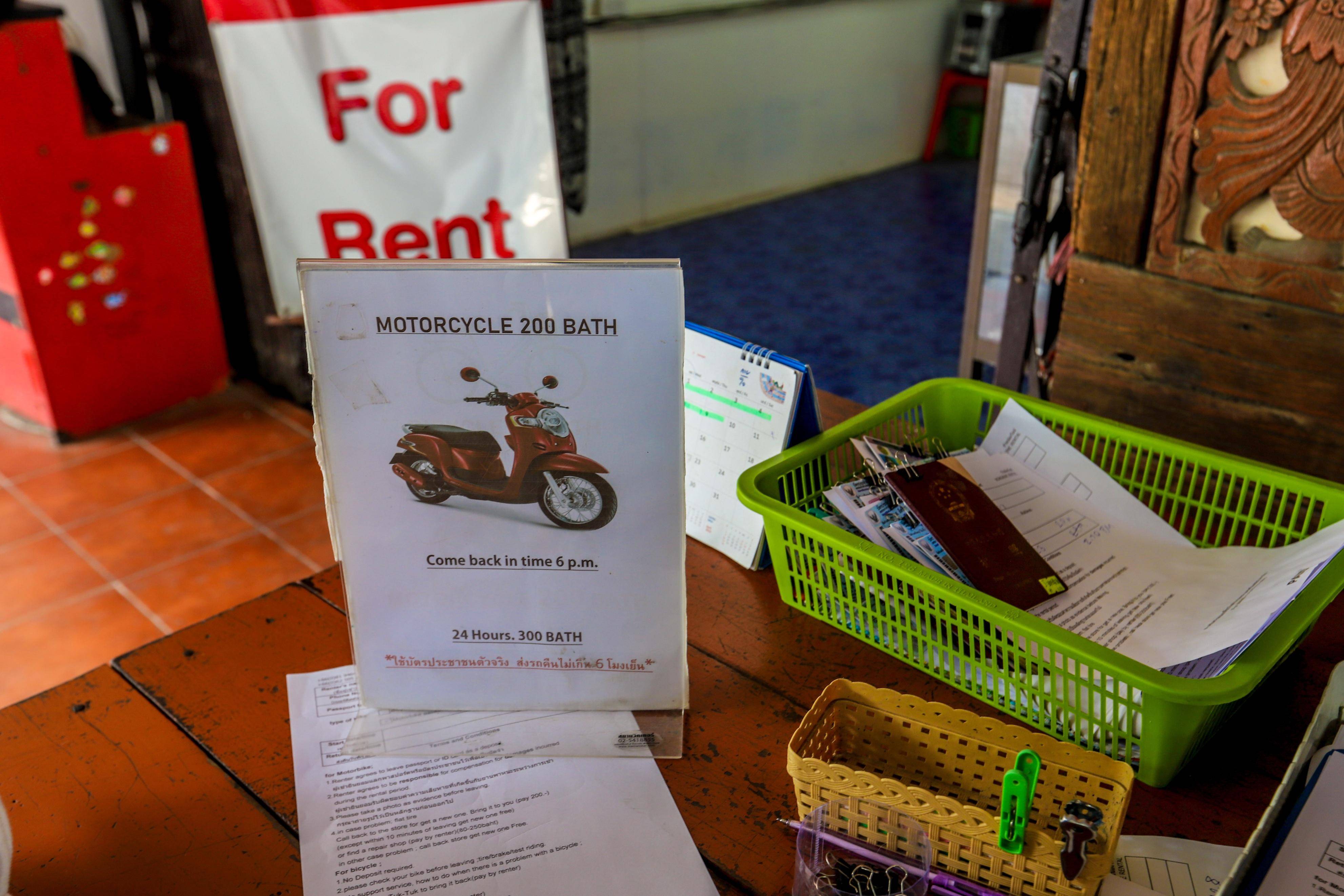 这个24小时已经足够了,你可以骑摩托车就将整座古城的景点,全部打卡.