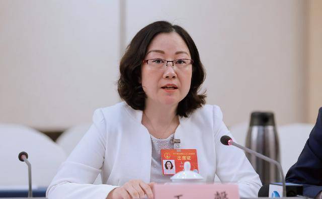 河南南阳"女首富"王馨:16岁进厂打工,24岁返乡创业,如今身价122亿