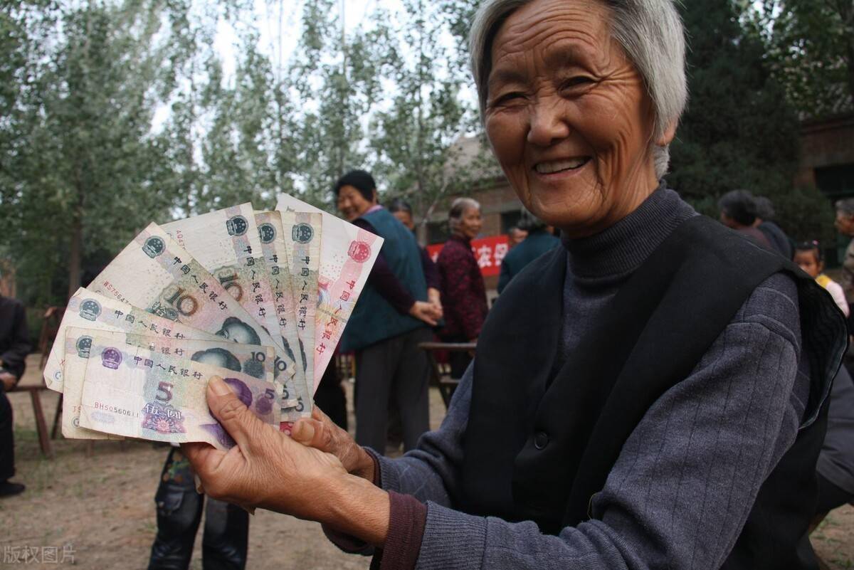 两会好声音:提高农民养老金,让农村老人跟城市老人享有同等待遇_生活