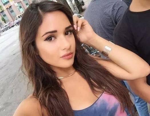 波多黎各女孩健身5年,一周三次深蹲,强壮且不失曲线美_身材_臀部_动作